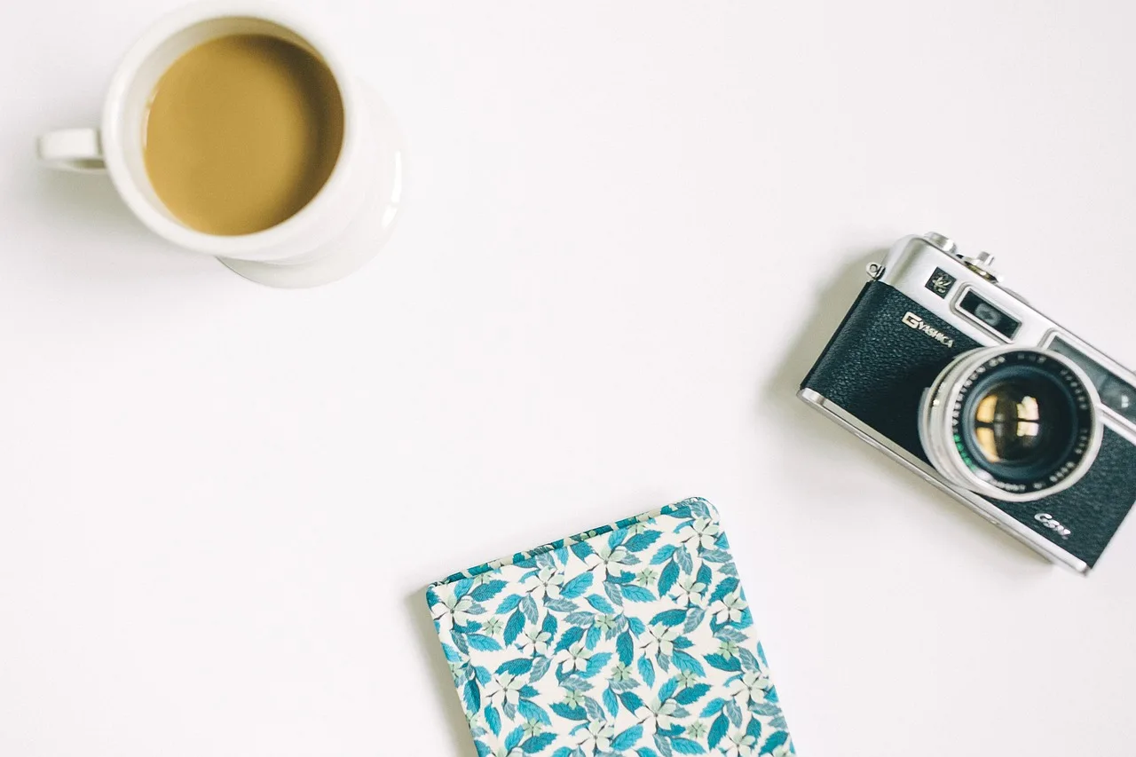 flat lay, white, table-2576200.jpg